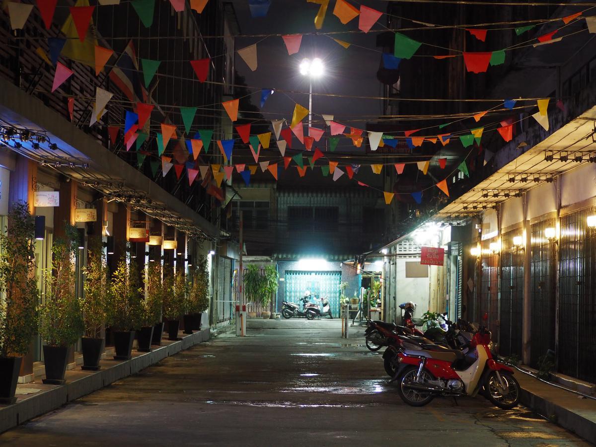 Playground Hostel Bangkok Kültér fotó