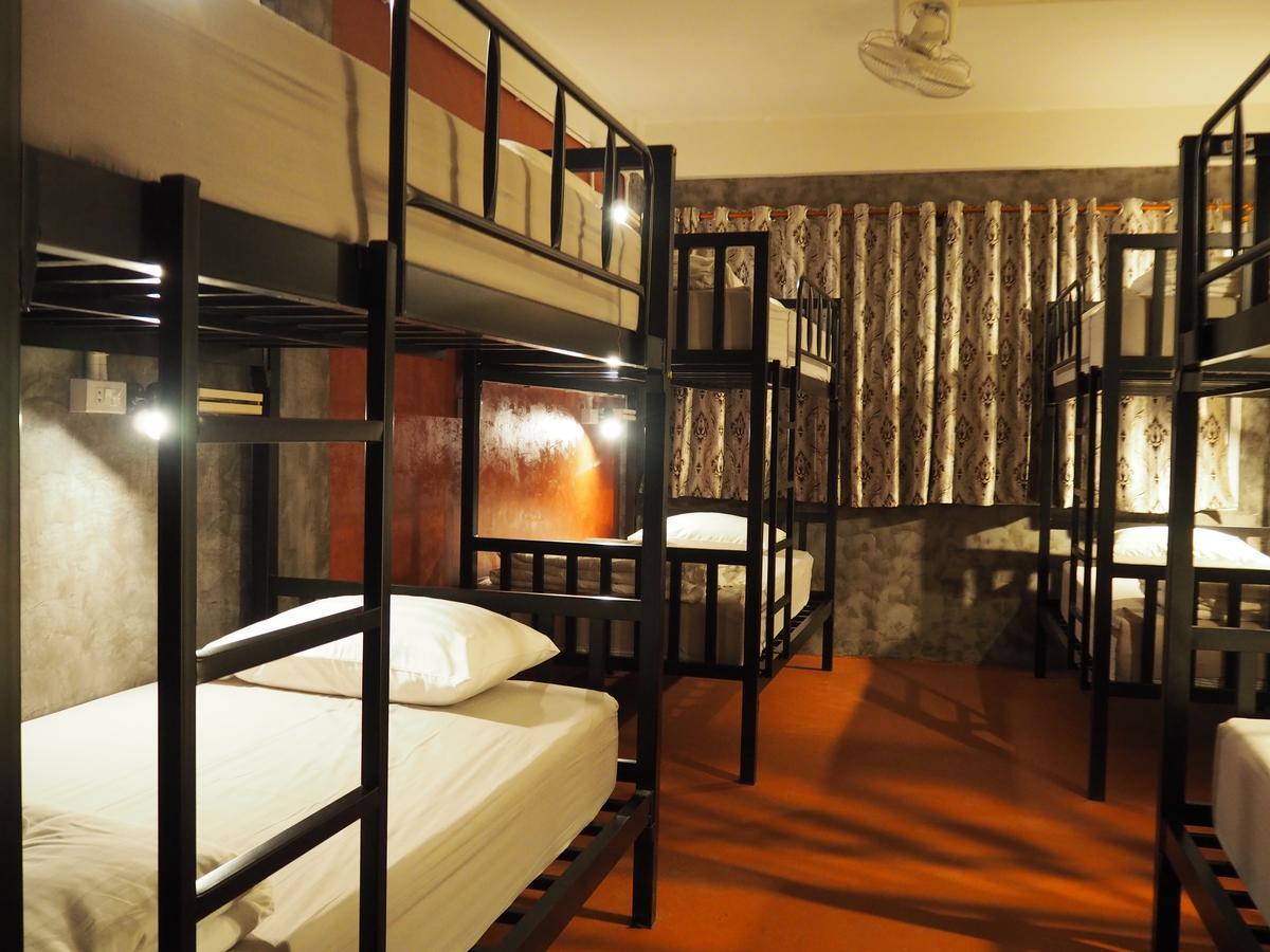 Playground Hostel Bangkok Kültér fotó